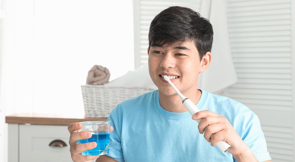 เหงือกบวม ปวดฟัน เกิดจากอะไร รักษาอย่างไร ? | Listerine® Anti-Bacterial  Mouthwash ผลิตภัณฑ์น้ำยาบ้วนปากและดูแลช่องปาก